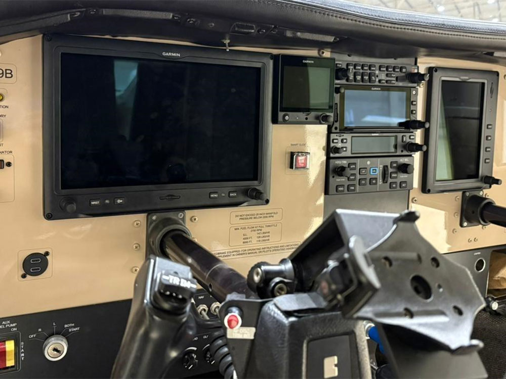 Cessna 210M